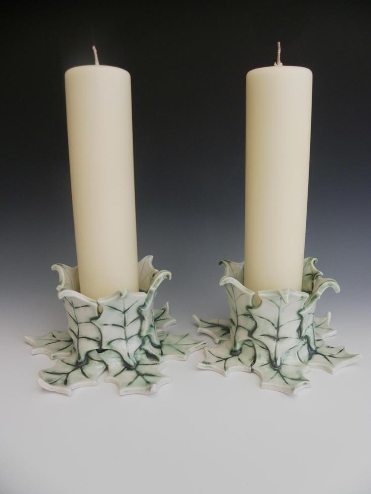Holly candle holders.
Porcelain.