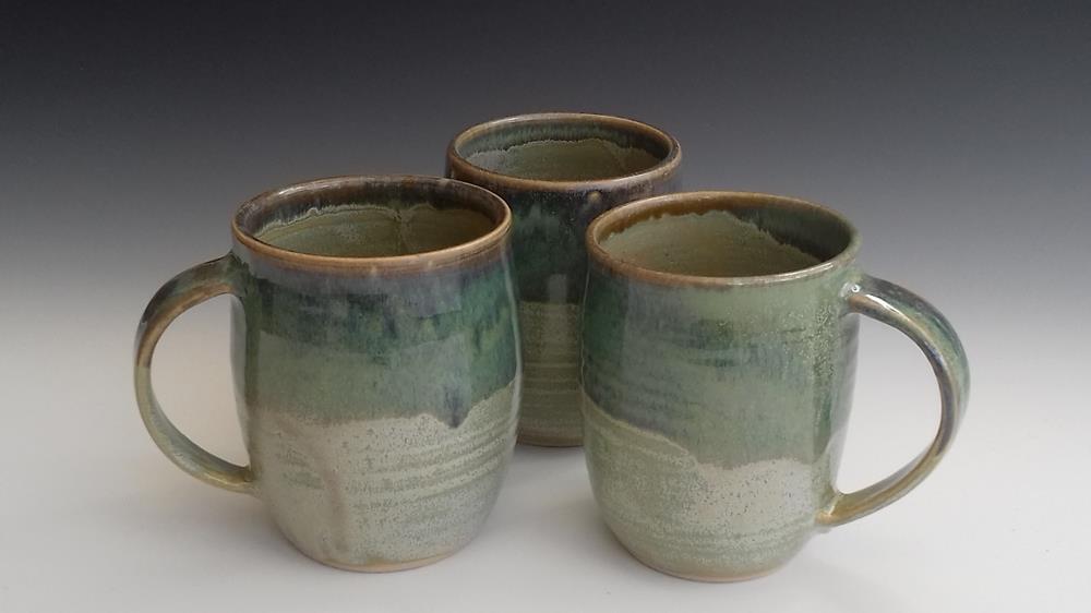 Thrown stoneware mugs
2 glazes. Hold 400ml,
On Etsy for sale
